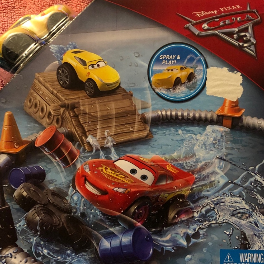 Cars Spray & Play Set - Red and Yellow